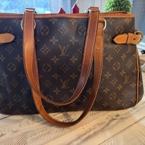 Louis Vuitton Brown Monogram Tote Bag. I have an authentic Louis Vuitton bag.